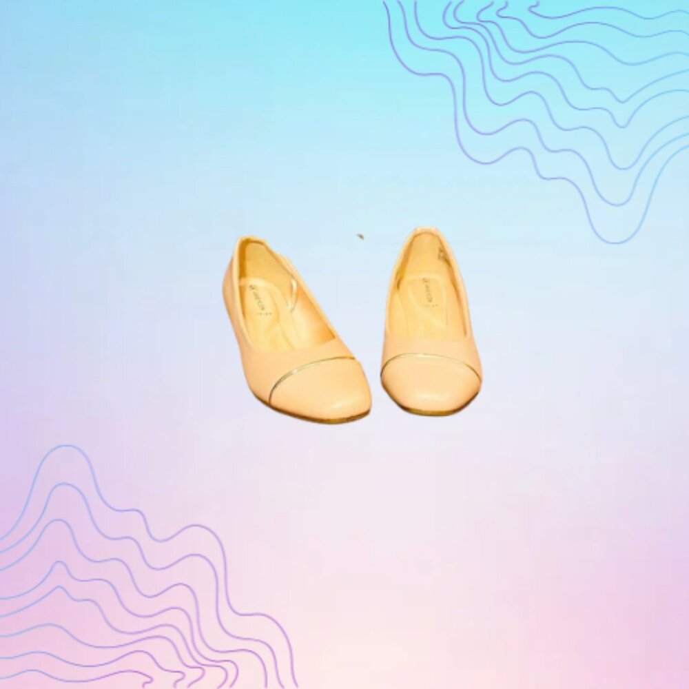 ANNE KLEIN Women’s Size 8 Nude Patent Flats